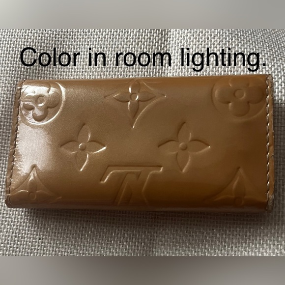 Louis Vuitton Monogram Vernis Multicles 4 ring key holder in beige / gold. - Picture 7 of 15